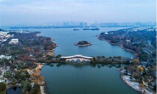 部队三个一致,冬天旅游景点无锡天气